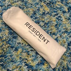 NIP Resident 100% cotton white twin sheet set